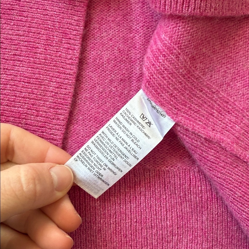 Saks Fifth Avenue Bright Pink V Neck 100% Cashmere Long Sleeve Sweater - Picture 4 of 6
